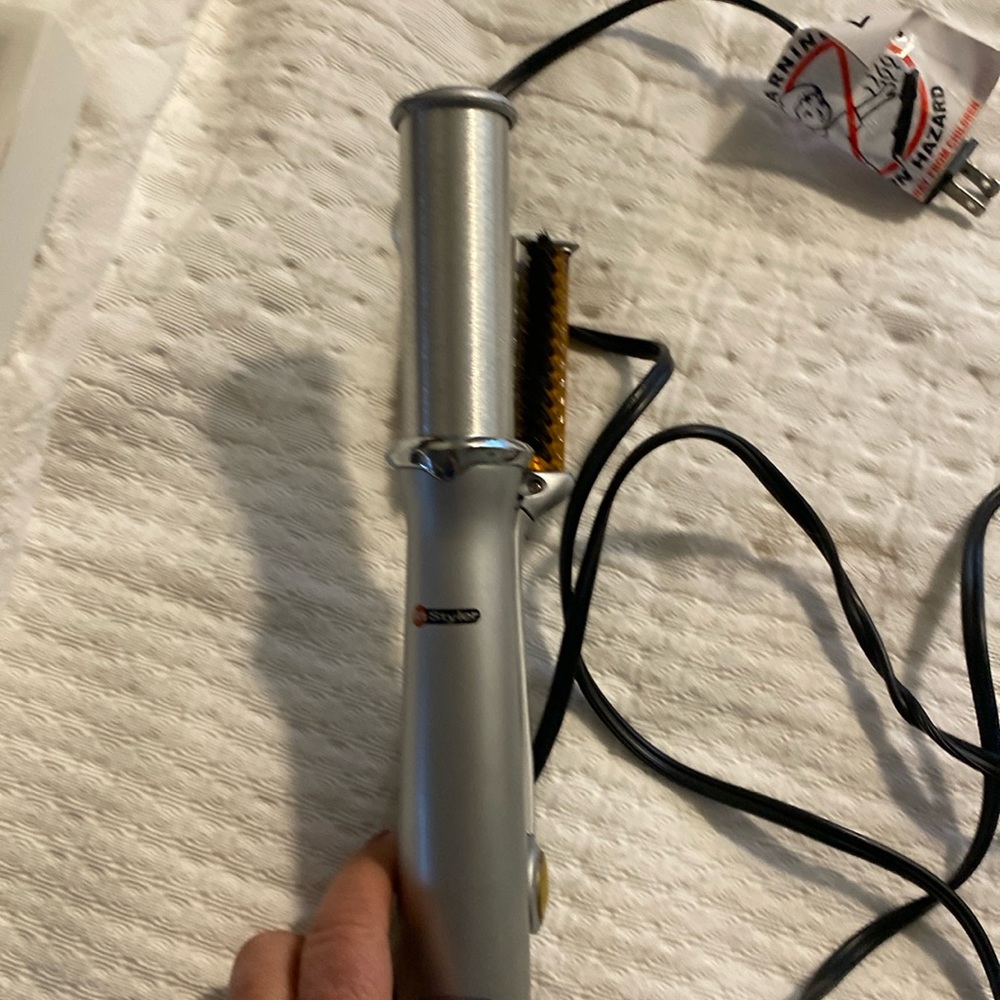 Instyler brush and heated roller all in one